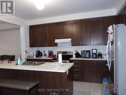 129 Beechborough Crescent, East Gwillimbury, ON - Indoor Photo Showing Kitchen With Double Sink