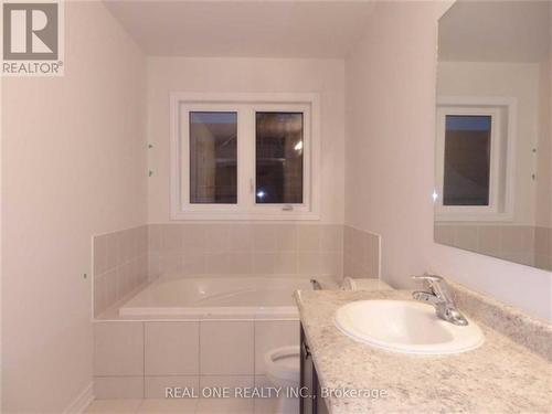 129 Beechborough Crescent, East Gwillimbury, ON - Indoor Photo Showing Bathroom