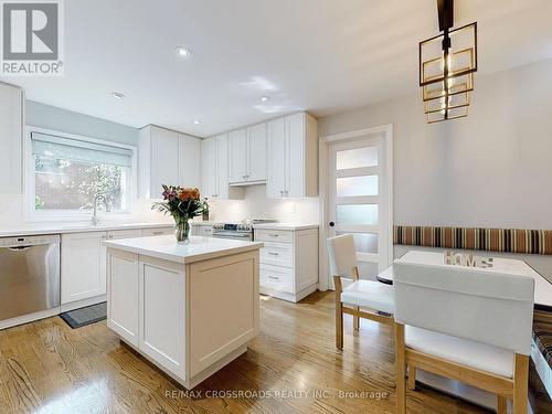 37 Bobwhite Crescent, Toronto, ON - Indoor Photo Showing Kitchen