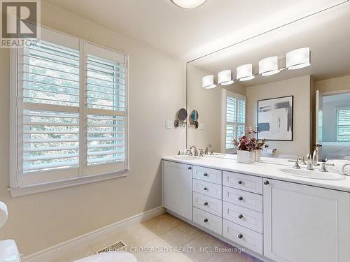 37 Bobwhite Crescent, Toronto, ON - Indoor Photo Showing Bathroom