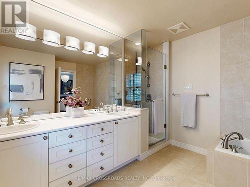 37 Bobwhite Crescent, Toronto, ON - Indoor Photo Showing Bathroom