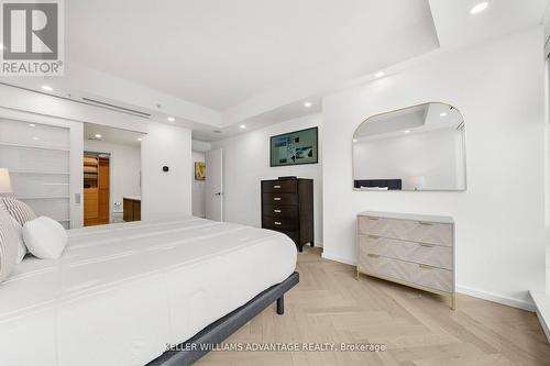 2308 - 180 University Avenue, Toronto (Bay Street Corridor), ON - Indoor Photo Showing Bedroom