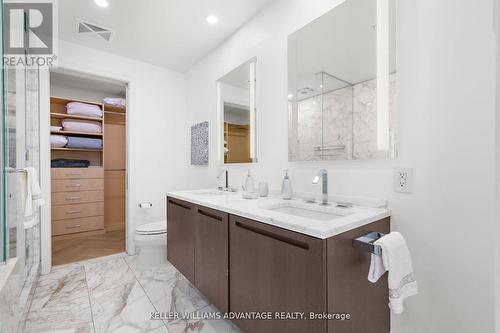 2308 - 180 University Avenue, Toronto, ON - Indoor Photo Showing Bathroom