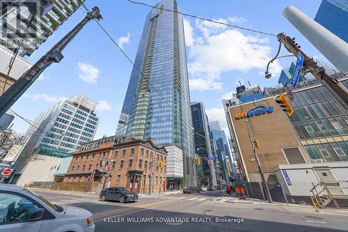 2308 - 180 University Avenue, Toronto (Bay Street Corridor), ON - Outdoor