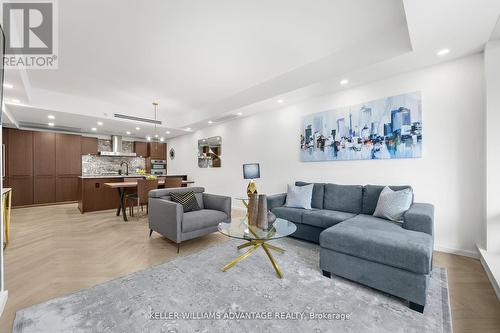 2308 - 180 University Avenue, Toronto (Bay Street Corridor), ON - Indoor Photo Showing Living Room