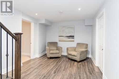 2 Harpers Croft, Markham, ON - Indoor