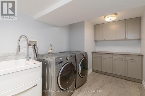 2 Harpers Croft, Markham, ON - Indoor Photo Showing Laundry Room