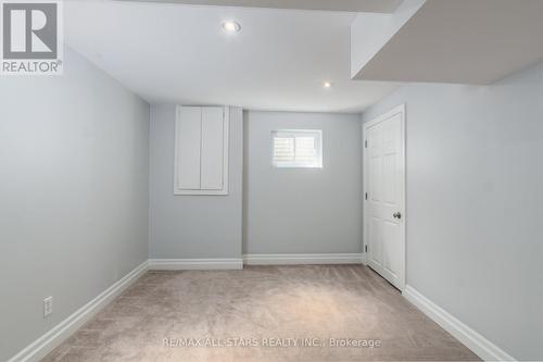 2 Harpers Croft, Markham, ON - Indoor Photo Showing Other Room