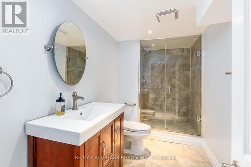 2 Harpers Croft, Markham, ON - Indoor Photo Showing Bathroom