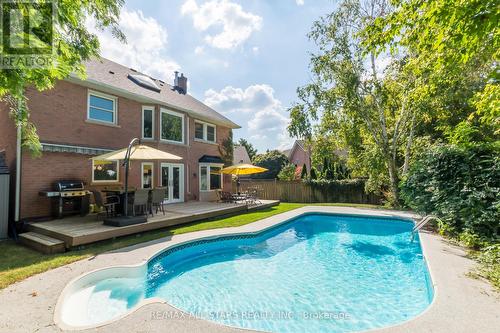 2 Harpers Croft, Markham, ON - Outdoor With In Ground Pool With Backyard