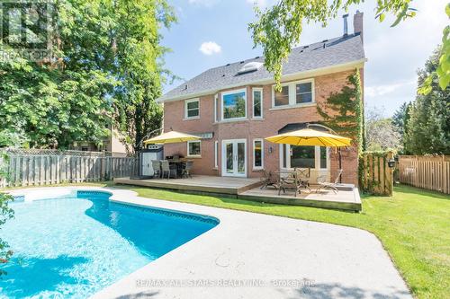 2 Harpers Croft, Markham, ON - Outdoor With In Ground Pool With Backyard