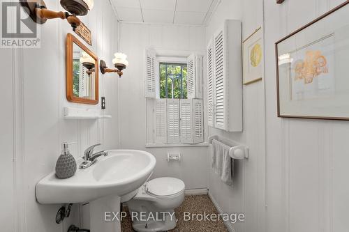 21 Lake Drive E, Georgina, ON - Indoor Photo Showing Bathroom