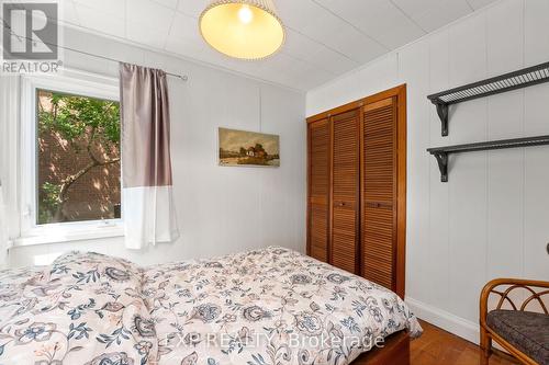 21 Lake Drive E, Georgina, ON - Indoor Photo Showing Bedroom