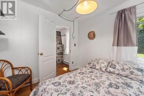 21 Lake Drive E, Georgina, ON - Indoor Photo Showing Bedroom