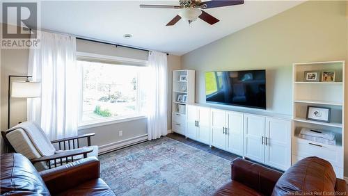 104 Point Road, Saint John, NB - Indoor Photo Showing Living Room