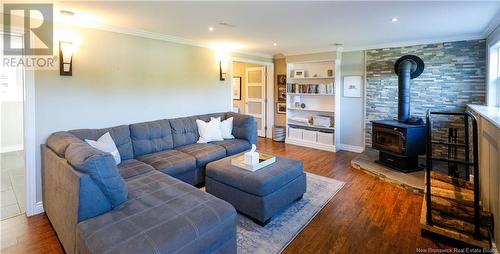 104 Point Road, Saint John, NB - Indoor Photo Showing Living Room