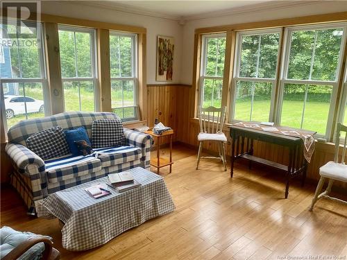 43 Moores Mills Road, Moores Mills, NB - Indoor Photo Showing Living Room