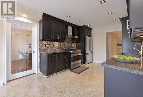 2857 Termini Terrace, Mississauga (Central Erin Mills), ON - Indoor Photo Showing Kitchen With Stainless Steel Kitchen With Upgraded Kitchen