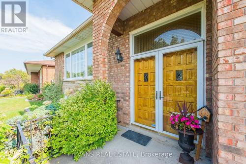 19 Meadowland Gate, Brampton (Brampton East), ON 