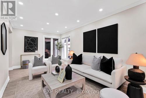 746 Greycedar Crescent, Mississauga (Rathwood), ON - Indoor Photo Showing Living Room