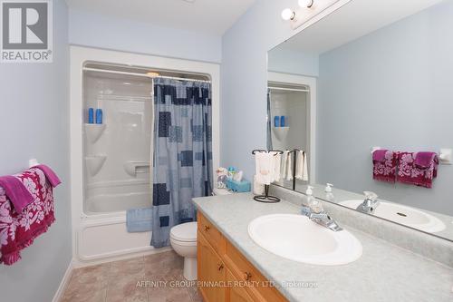 5 Susan Court, Kawartha Lakes (Lindsay), ON - Indoor Photo Showing Bathroom