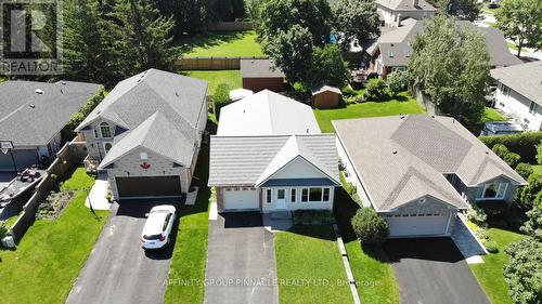 5 Susan Court, Kawartha Lakes (Lindsay), ON - Outdoor With Facade