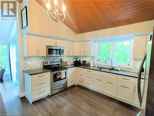 43 Charlesworth Crescent, Sauble Beach North, ON - Indoor Photo Showing Kitchen