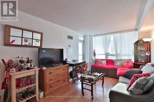 2531 - 35 Viking Lane, Toronto, ON - Indoor Photo Showing Living Room