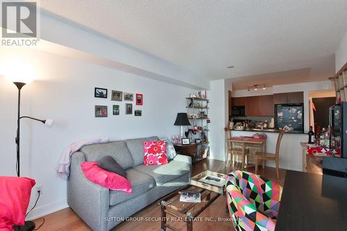 2531 - 35 Viking Lane, Toronto, ON - Indoor Photo Showing Living Room