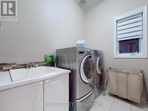 5 Ricardo Road, Brampton (Vales Of Castlemore), ON - Indoor Photo Showing Laundry Room