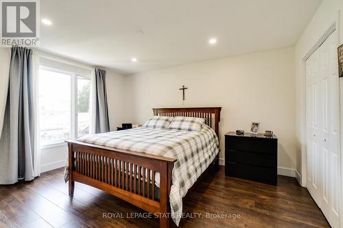 3448 Caplan Crescent, Burlington (Palmer), ON - Indoor Photo Showing Bedroom