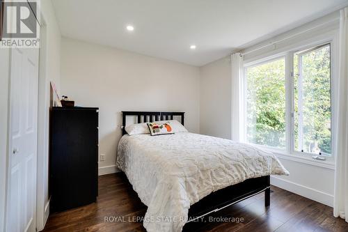 3448 Caplan Crescent, Burlington (Palmer), ON - Indoor Photo Showing Bedroom