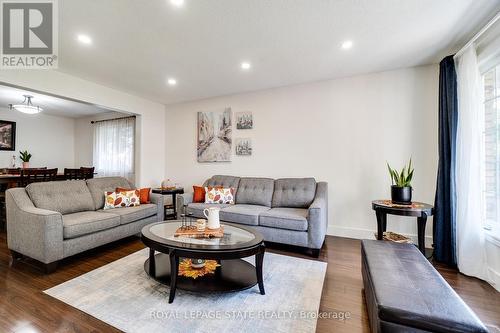 3448 Caplan Crescent, Burlington (Palmer), ON - Indoor Photo Showing Living Room