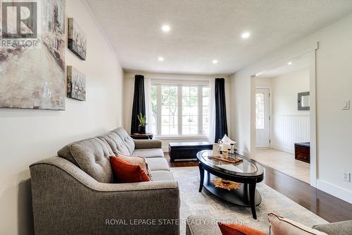 3448 Caplan Crescent, Burlington (Palmer), ON - Indoor Photo Showing Living Room