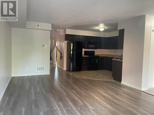 22 - 2551 Sixth Line E, Oakville (Uptown Core), ON - Indoor Photo Showing Kitchen