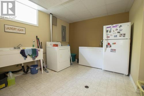 885 Pine St, Sault Ste. Marie, ON - Indoor Photo Showing Laundry Room