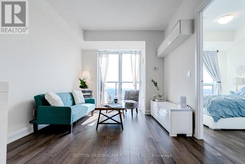 2402 - 18 Graydon Hall Drive, Toronto, ON - Indoor Photo Showing Living Room