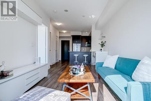 2402 - 18 Graydon Hall Drive, Toronto, ON - Indoor Photo Showing Living Room