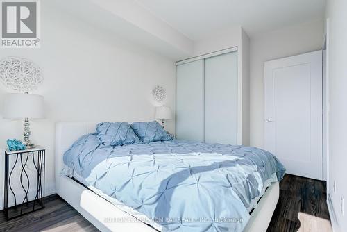 2402 - 18 Graydon Hall Drive, Toronto (Parkwoods-Donalda), ON - Indoor Photo Showing Bedroom