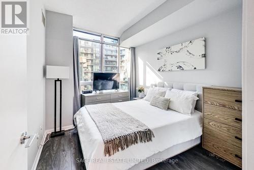 720 - 219 Fort York Boulevard, Toronto (Waterfront Communities), ON - Indoor Photo Showing Bedroom