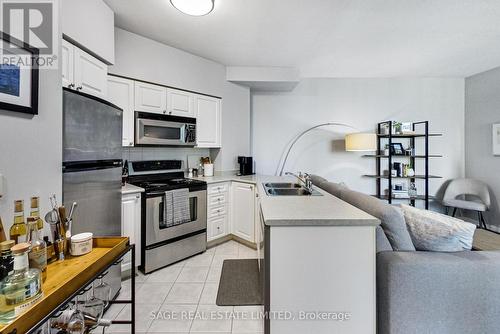 720 - 219 Fort York Boulevard, Toronto (Waterfront Communities), ON - Indoor Photo Showing Kitchen With Double Sink