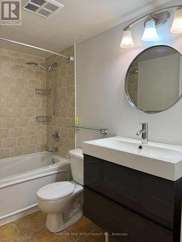 907 - 1103 Leslie Street, Toronto, ON - Indoor Photo Showing Bathroom