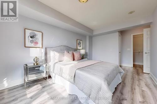 427 - 25 Greenview Avenue, Toronto, ON - Indoor Photo Showing Bedroom