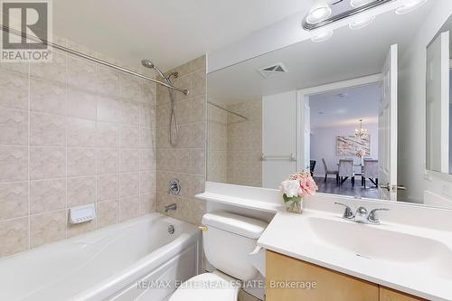 427 - 25 Greenview Avenue, Toronto (Newtonbrook West), ON - Indoor Photo Showing Bathroom