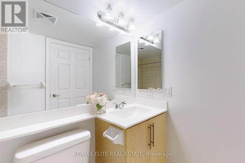 427 - 25 Greenview Avenue, Toronto, ON - Indoor Photo Showing Bathroom