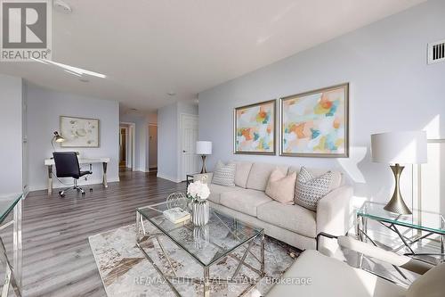 427 - 25 Greenview Avenue, Toronto (Newtonbrook West), ON - Indoor Photo Showing Living Room