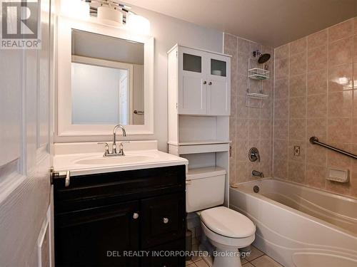 2139 - 125 Omni Drive, Toronto, ON - Indoor Photo Showing Bathroom