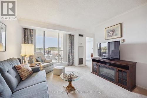 912 - 22 Clarissa Drive, Richmond Hill, ON - Indoor Photo Showing Living Room