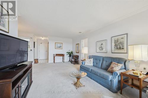 912 - 22 Clarissa Drive, Richmond Hill, ON - Indoor Photo Showing Living Room