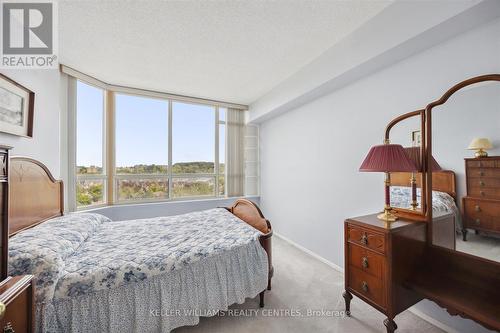 912 - 22 Clarissa Drive, Richmond Hill, ON - Indoor Photo Showing Bedroom